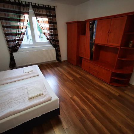 Mate Apartman Gyula Εξωτερικό φωτογραφία
