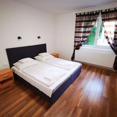 Mate Apartman Gyula Εξωτερικό φωτογραφία