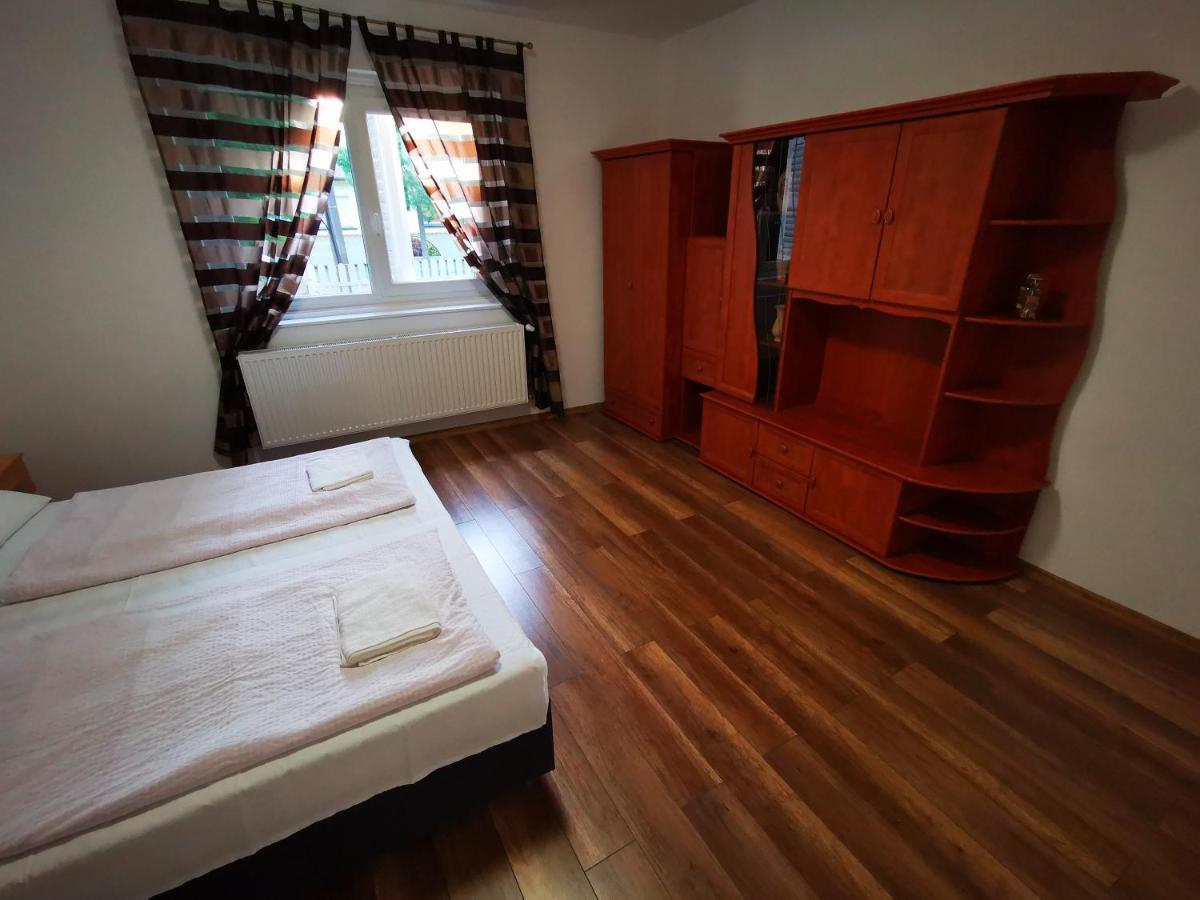 Mate Apartman Gyula Εξωτερικό φωτογραφία
