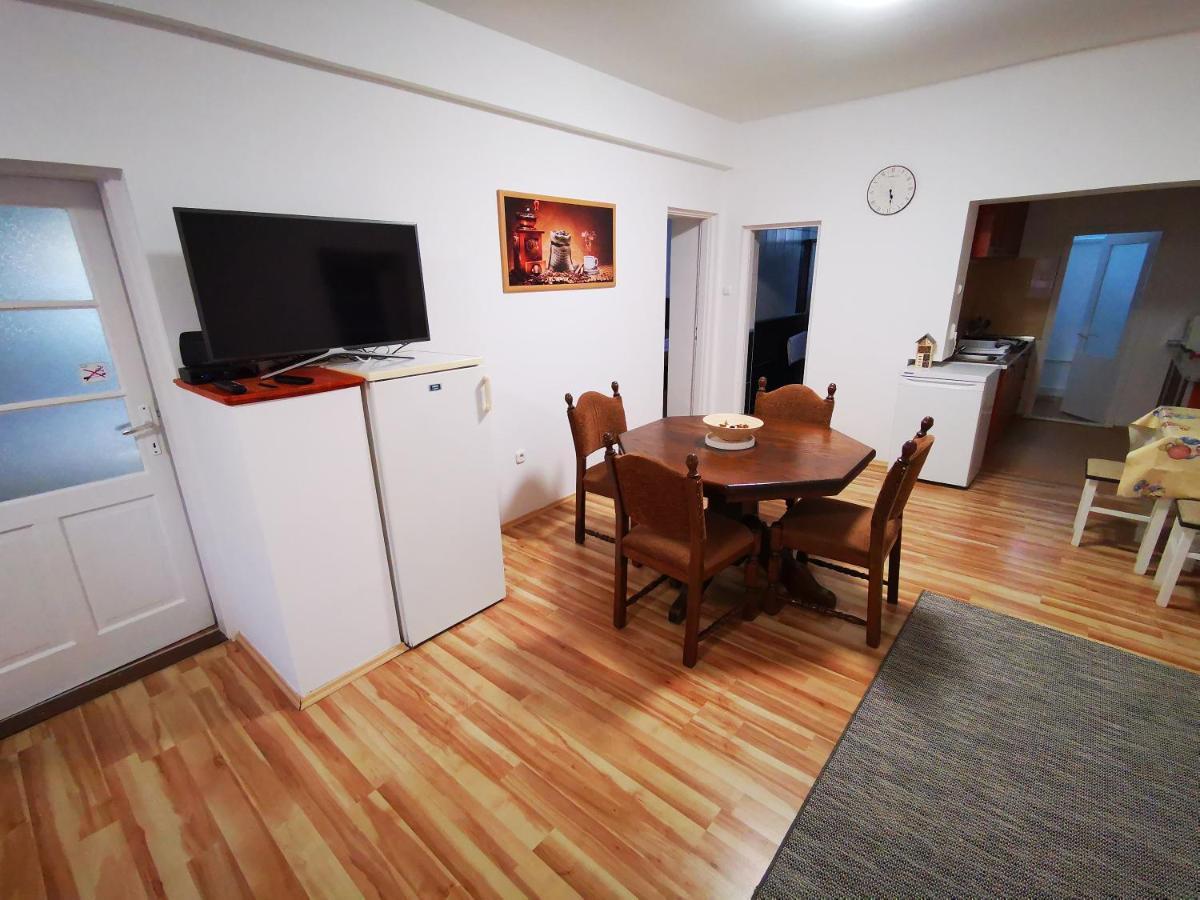 Mate Apartman Gyula Εξωτερικό φωτογραφία