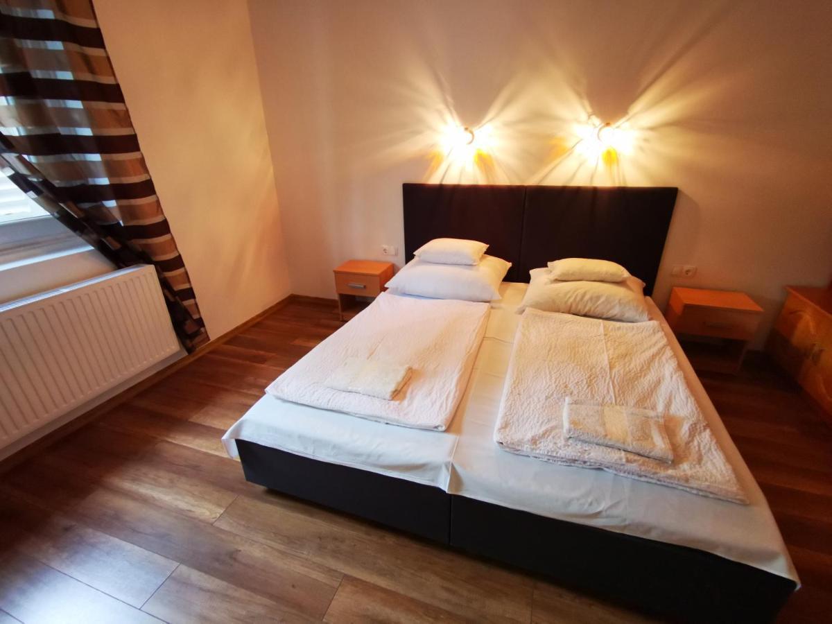 Mate Apartman Gyula Εξωτερικό φωτογραφία